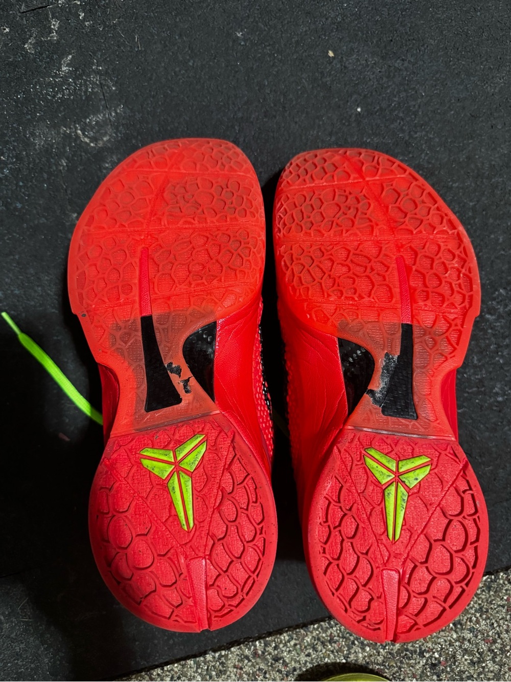 Kobe 6 Reverse Grinch Size 9.5 - Picture 5 of 5